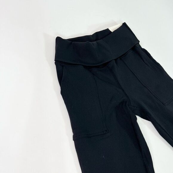 Offline by Aerie Legging Womens Medium Black Real Me High Crossover Flare new - Picture 2 of 11